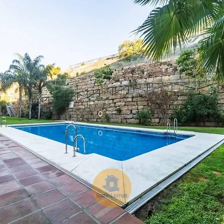 Apartamento Con Amplia Terraza En Apartamento Fuengirola
