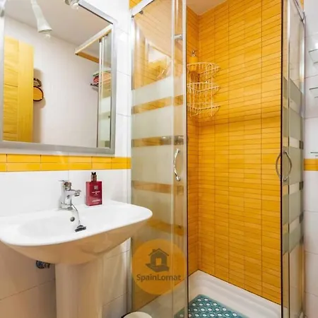Apartamento Con Amplia Terraza En Fuengirola