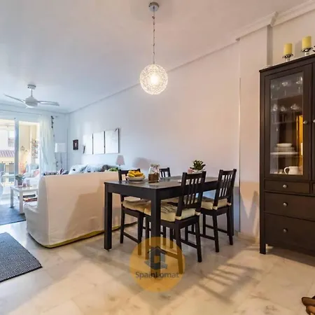 Apartamento Con Amplia Terraza En Apartamento Fuengirola