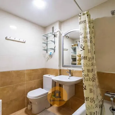 Apartamento Con Amplia Terraza En *