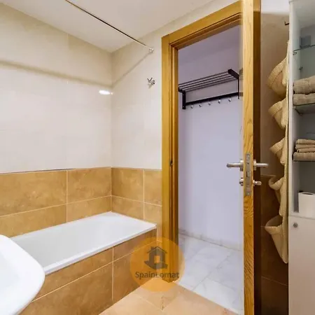 Apartamento Con Amplia Terraza En * Fuengirola